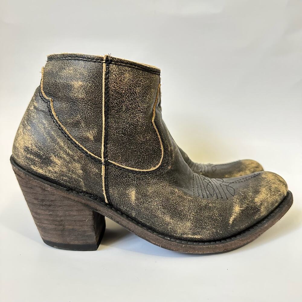 LIBERTY BLACK Western Boots Brown Leather Distressed Cowgirl Booties